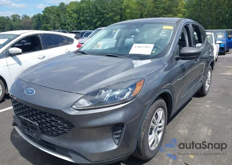 2021 Ford Escape S z USA, uszkodzony, nr VIN 1FMCU0F68MUA26675